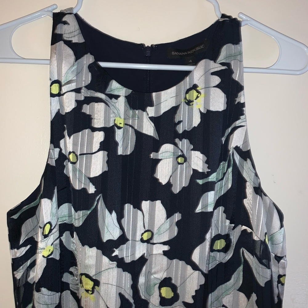 NWT Banana Republic Floral Navy dress Size 4